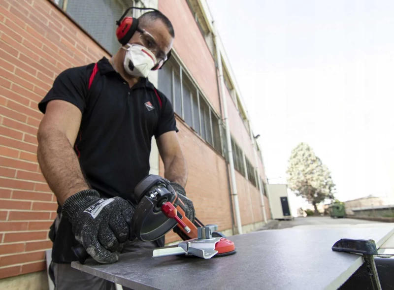 5d558343a82bfe619844b15d7a7d3f28